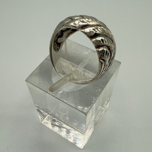 Silver Textured Ring Size 7.5 - Picture 2 of 13